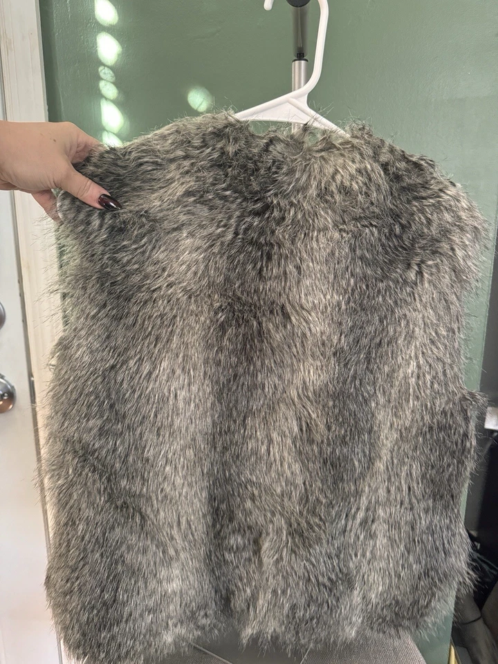 Steve Madden 人造毛皮背心 - 混合灰色 - 女式中号。 — 第 4/4 张图片