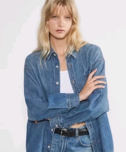 Aritzia Denim Forum The '80s Comfy Denim Button Up Shirt Women’s Small