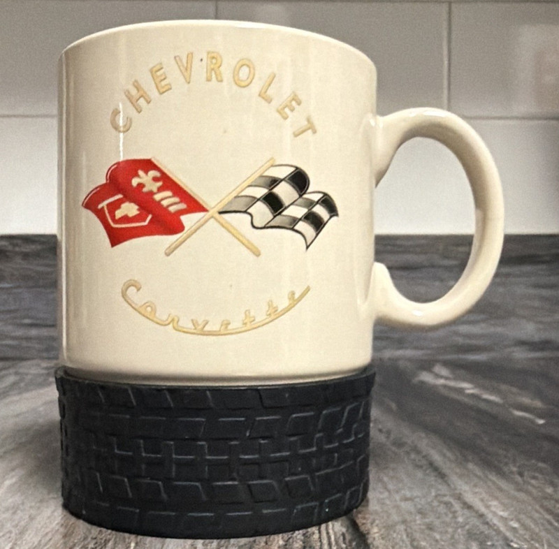 Chevrolet Corvette 2000 Mug White w/ Red & Checkered Flags Tire Tread Base