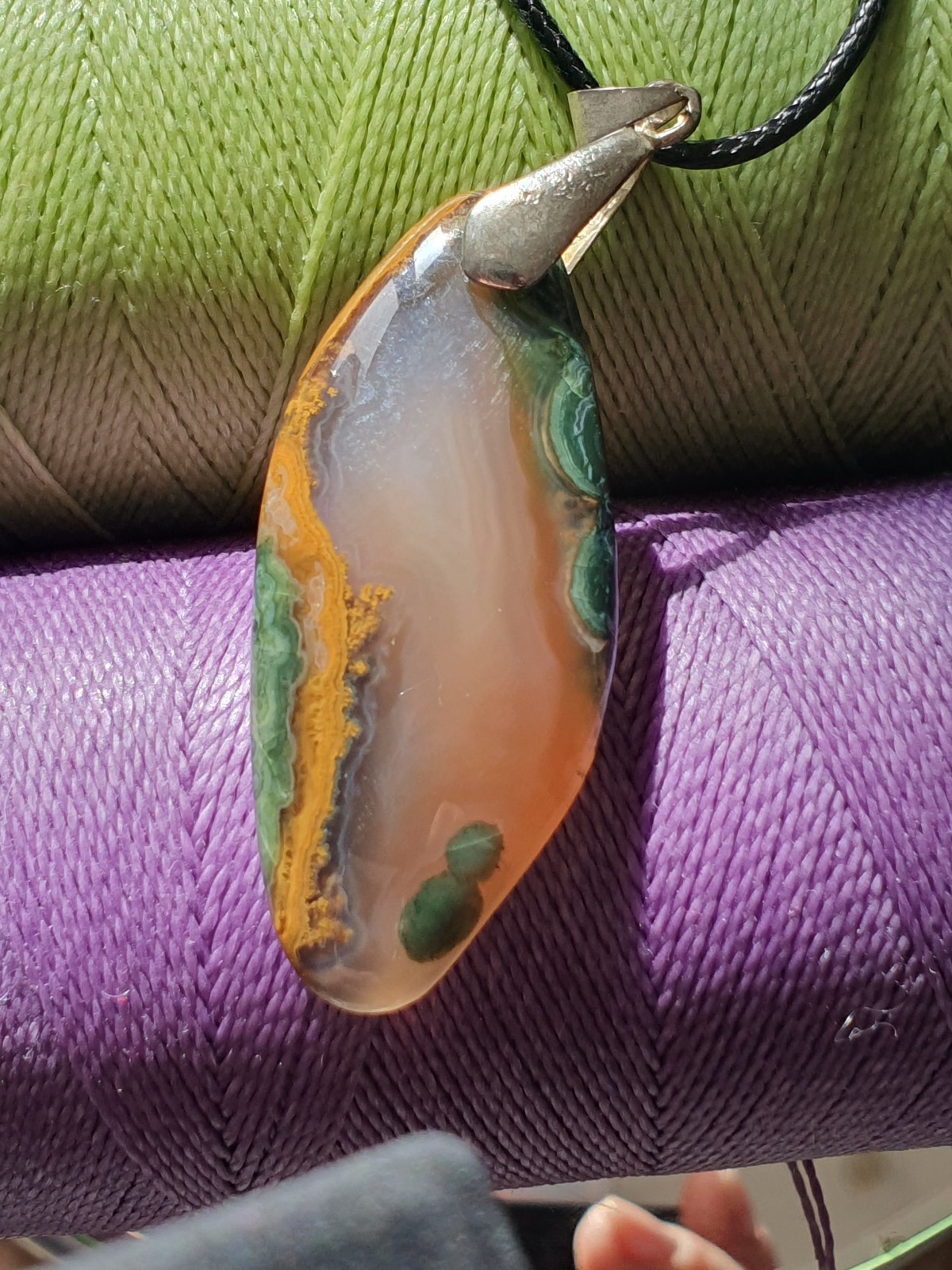 Collier avec Agate d'Orphée un talisman poétique chargé d'histoire à fleur de peau
