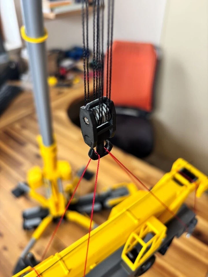 3d printed LIEBHERR LTM 1750 with Luffing jib lattice boom crawler crane - Image 4 of 4