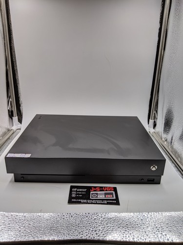 Microsoft Xbox One X 1TB Console - Black DOESN'T WORK BROKEN XBOX BUTTON AS IS - 第 1/8 張圖片