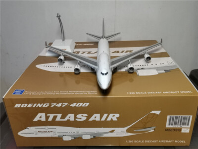 1:200 JC Wings ATLAS AIR B747-400 Passenger Airplane Diecast