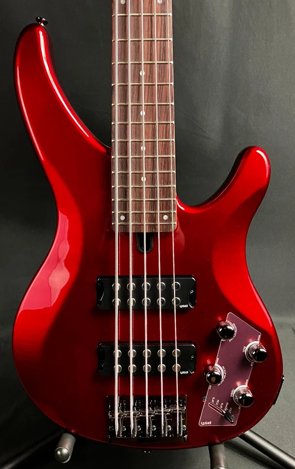 Bajo Yamaha TRBX305CAR 5 cuerdas brillo acabado rojo manzana caramelo Foto 2 de 4