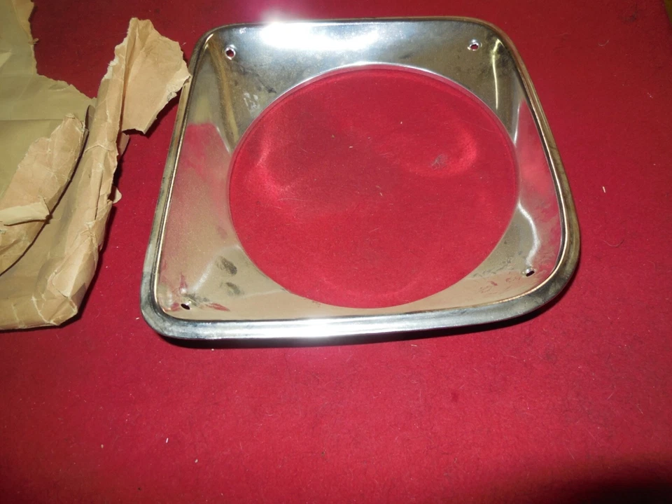 Новый из старых запасов 1967 - 68 Chevrolet C10 C20 C30 K10 K20 K30 пригородный RH ободок фары GM - Изображение 2 из 4