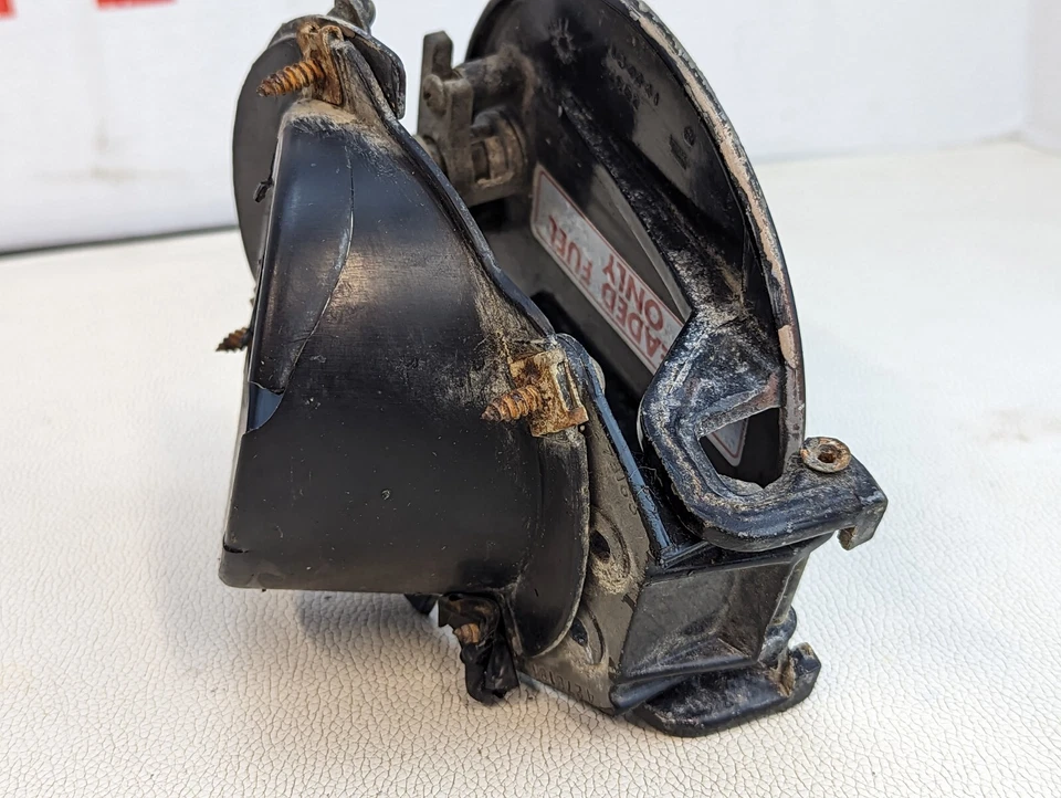 Puerta de combustible Dodge Rampage Plymouth Scamp 4278163 Foto 4 de 4