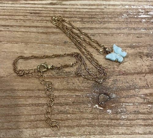 Vintage Gold Tone Twisted Chain Blue Butterfly Dainty Pendant Statement Necklace - Picture 3 of 3