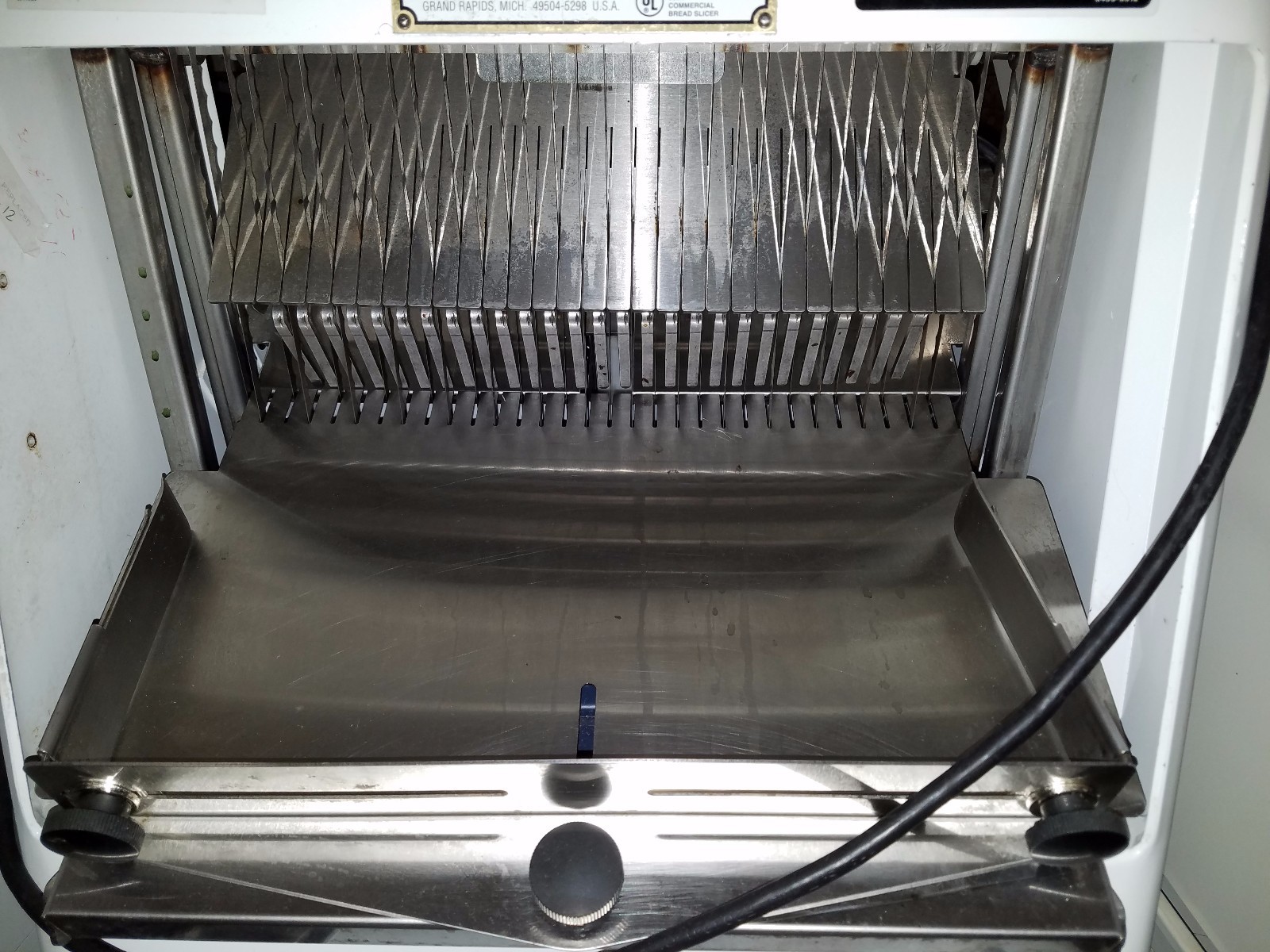 OLIVER BREAD SLICER MODEL # 797-32NC, 1/2 INCH BLADE