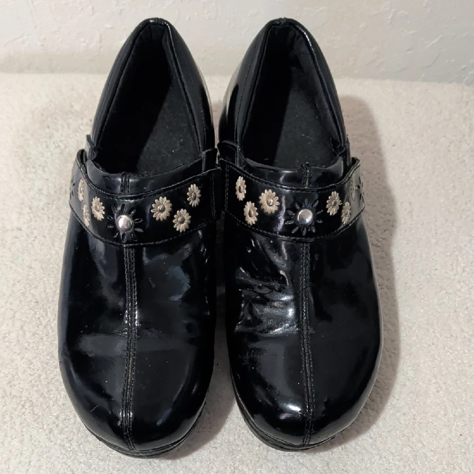 Spring Step Black Patent Leather Clogs EU 41 Floral Stud Strap Comfort - Image 4 of 4