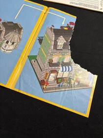 LEGO 10185 Creator Expert Modular Instruction Building Guide Green Grocer 2008