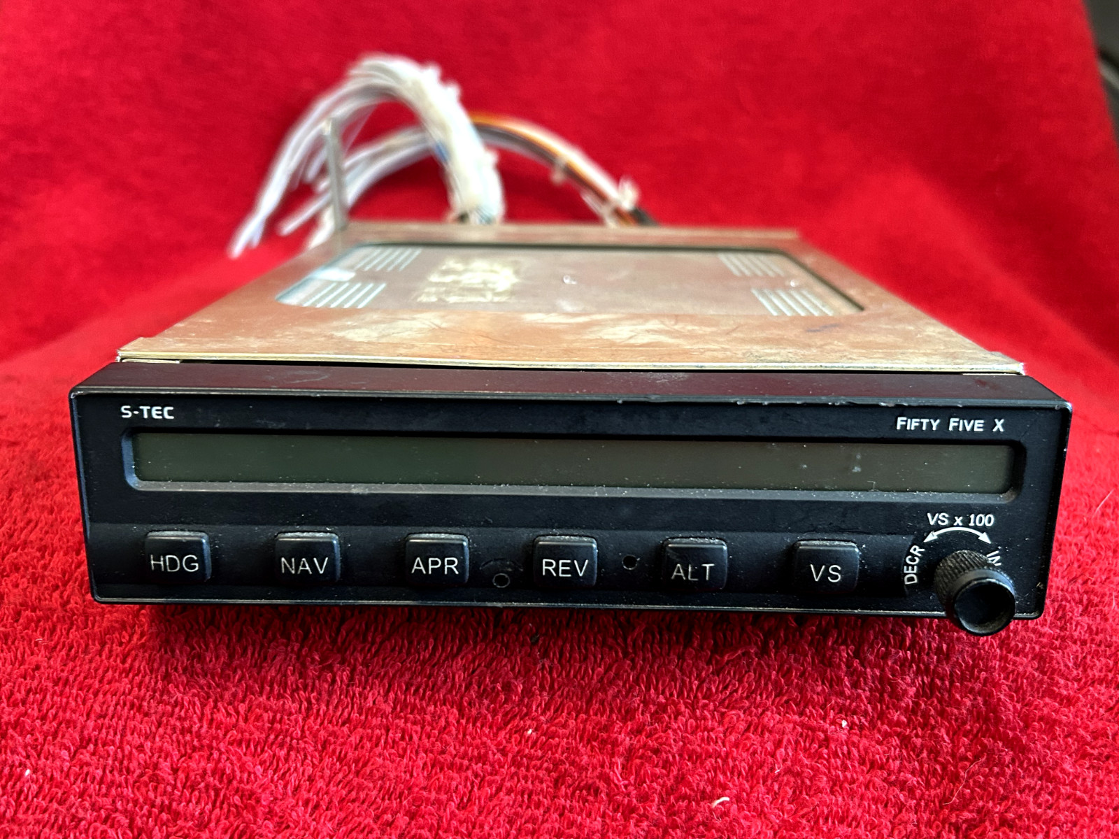 S-TEC SYSTEM 55X AUTOPILOT COMPUTER P/N 01192-6-8T WITH TRAY AND CONNECTORS 14V