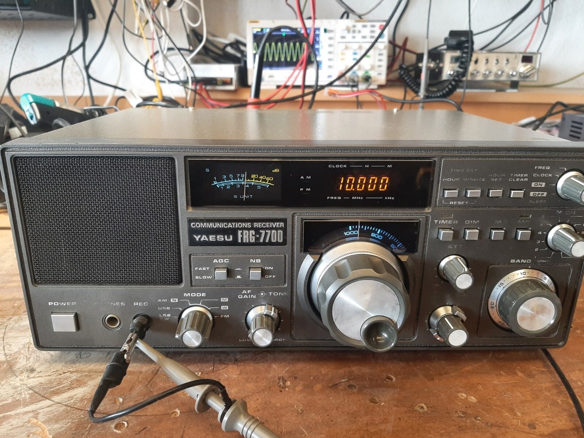 Yaesu FRG 7700 Communications Receiver - Vintage