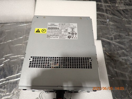 071-000-600-04 EMC 1100W AC Power Supply for DS60 - Picture 4 of 6