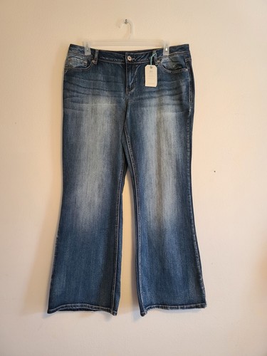 Maurices Women's Size 15/16 Denim Flex Mid Rise Flare Jeans 32.5" Inseam