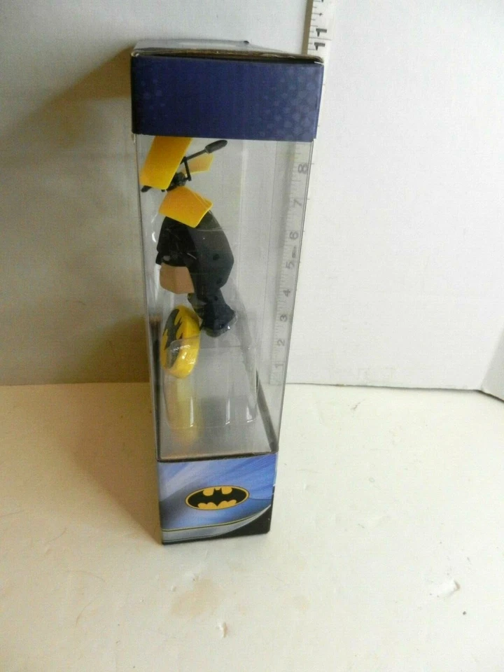 DC Comics Motion Control RC Flying Batman (INDOOR)~Easy To Operate - NEW!!! - Image 2 of 4
