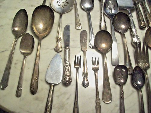 Lot of 34 Antique & Vintage Silverplate Serving Pieces Over 4 lbs Need polishing - Picture 3 of 6