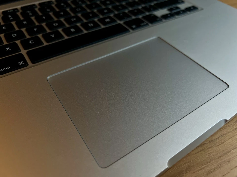 MacBook Pro 15-inch (Mid-2015) – i7 / 16GB RAM / 512GB SSD – Low Cycle Count - Image 4 of 4