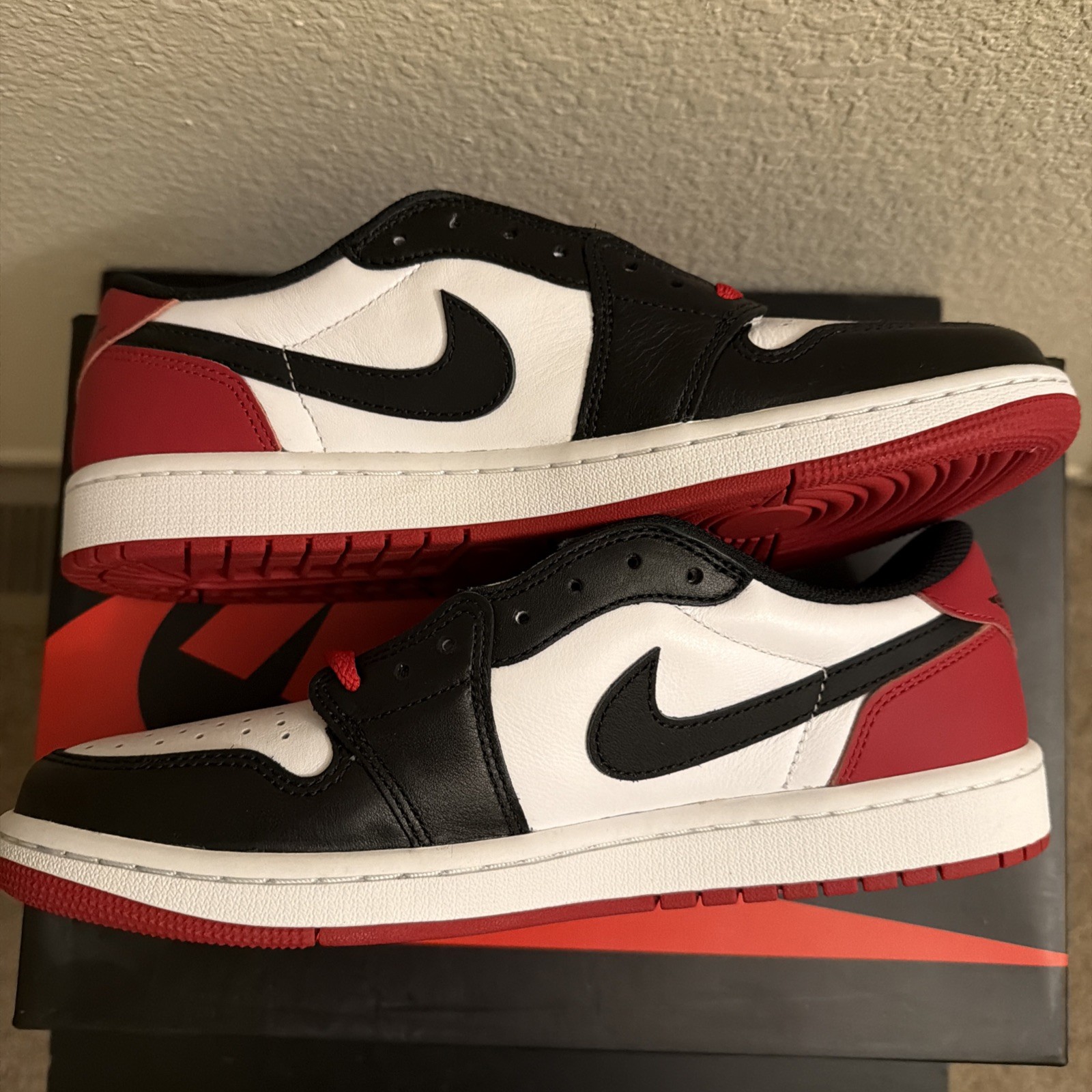Air Jordan 1 Retro Low "BLACK TOE" 2023 - Size 9.5 - cz0790 106 (8338-1) thumbnail 2