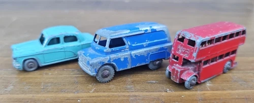 VINTAGE LESNEY MATCHBOX BEFORD VAN, ROUTEMASTER & AUSTIN A50 VEHICLES - UNBOXED