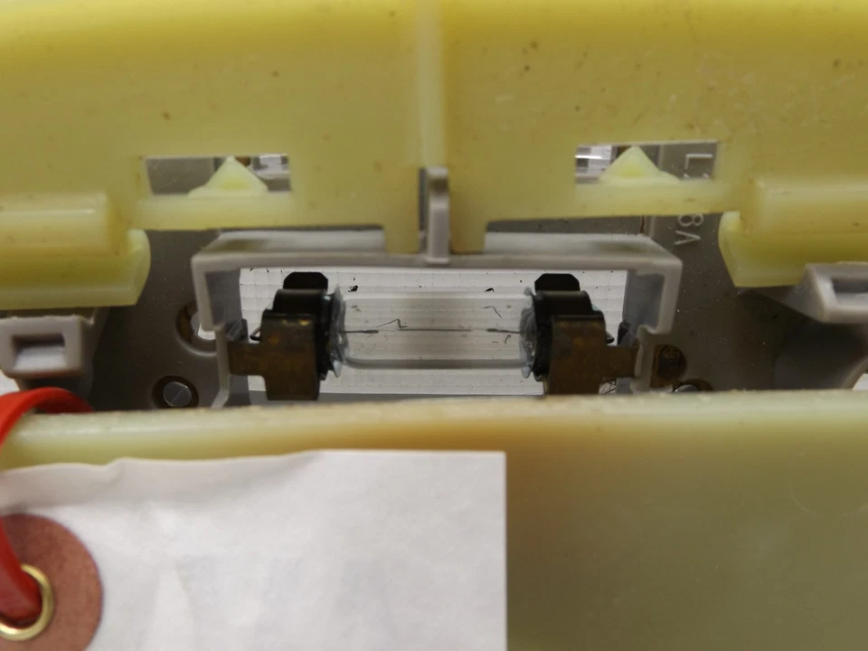 2005–2007 Ford Freestyle Dome Light Used OEM YF1Z13776AA - Image 4 of 4