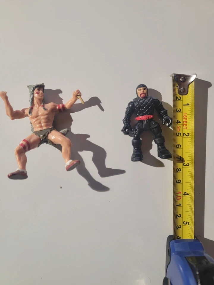 Lote de 60 figuras medivales *rasguños menores y accesorios faltantes* Foto 4 de 4