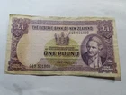 X9 New Zealand Reserve Bank (1956-1960) £1 Banknote P-159c