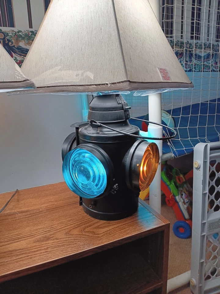 Handlan St Louis USA 4 Way Railroad Dressel Signal Lantern Table Light Lamp Vtg - Image 3 of 4