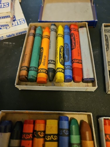 Sargent Large Non-Roll Crayons 8 Colors; 4 in; Non Toxic Crayons Vintage USA - Picture 7 of 8