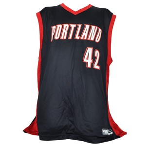 robin lopez jersey number