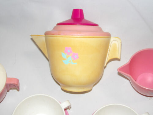 1980'S VINTAGE FISHER PRICE FUN WITH FOOD TEA SET IN WHITE AND PINK IN GUC - Picture 8 of 9