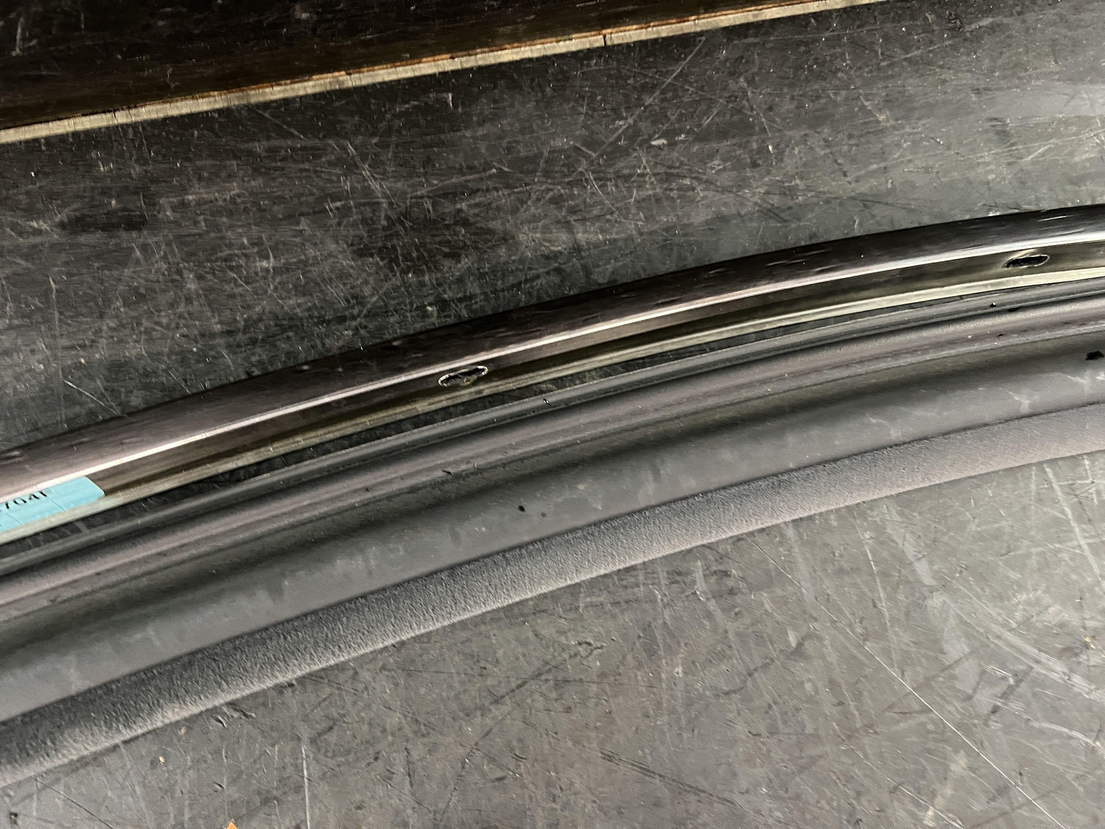 03-10 BENTLEY CONTINENTAL GT PASSENGER RH EXTERIOR CHROME ROOF TRIM 3W8853704F