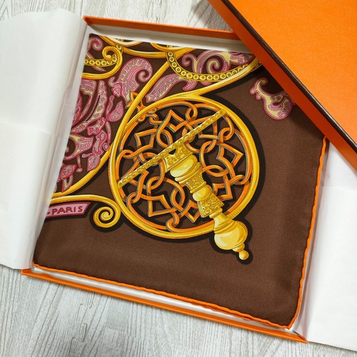 Unused w/box HERMES Carre 90 La Charmante aux Animaux Silk Scarf ANNIE FAIVRE - Picture 20 of 21