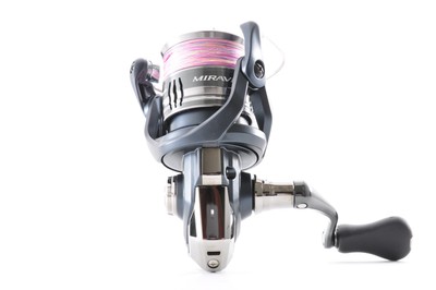 Shimano 22 MIRAVEL C2000S Near Mint Spinning Reel from Japan B0285