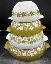 Vintage Pyrex Crazy Daisy Spring Blossom Cinderella 4 pc mixing bowls   441-444