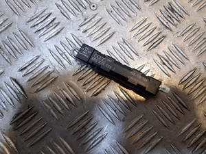 Audi Q5 SQ5 2009 Antennenverstärker Signalverstärker 8R0035225J ATV25703