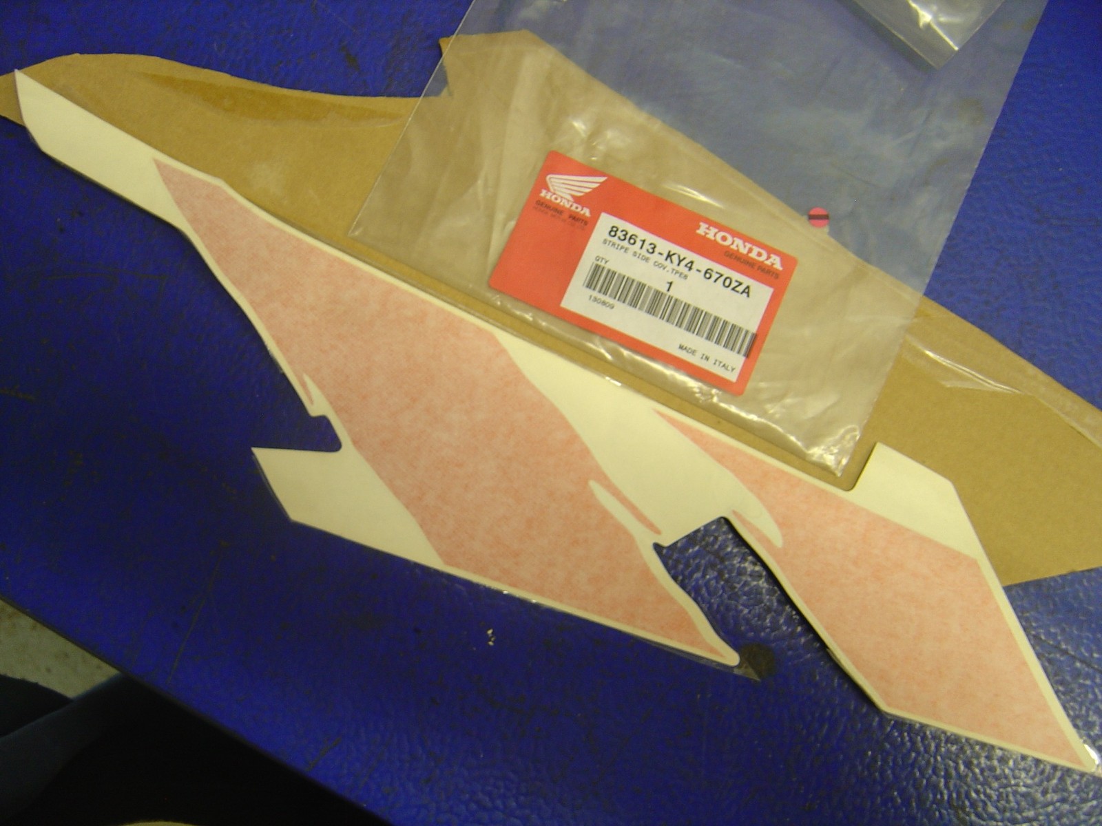 Décor type8 de flanc de selle gauche pour moto NSR125 RN 1992 coloris bleu d'origine