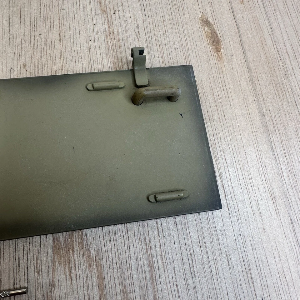 21ST CENTURY TOYS M5 STUART 1/6 RC TANK BATTERY HATCH COVER REPLACEMENT PART - Image 4 of 4