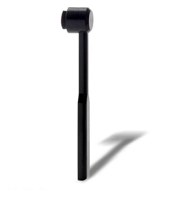 Карбоновая щетка для ногтей Ortofon Carbon Nail Brush Чистящая щетка для пикапа Stylus Brush Fibre 6390₽
