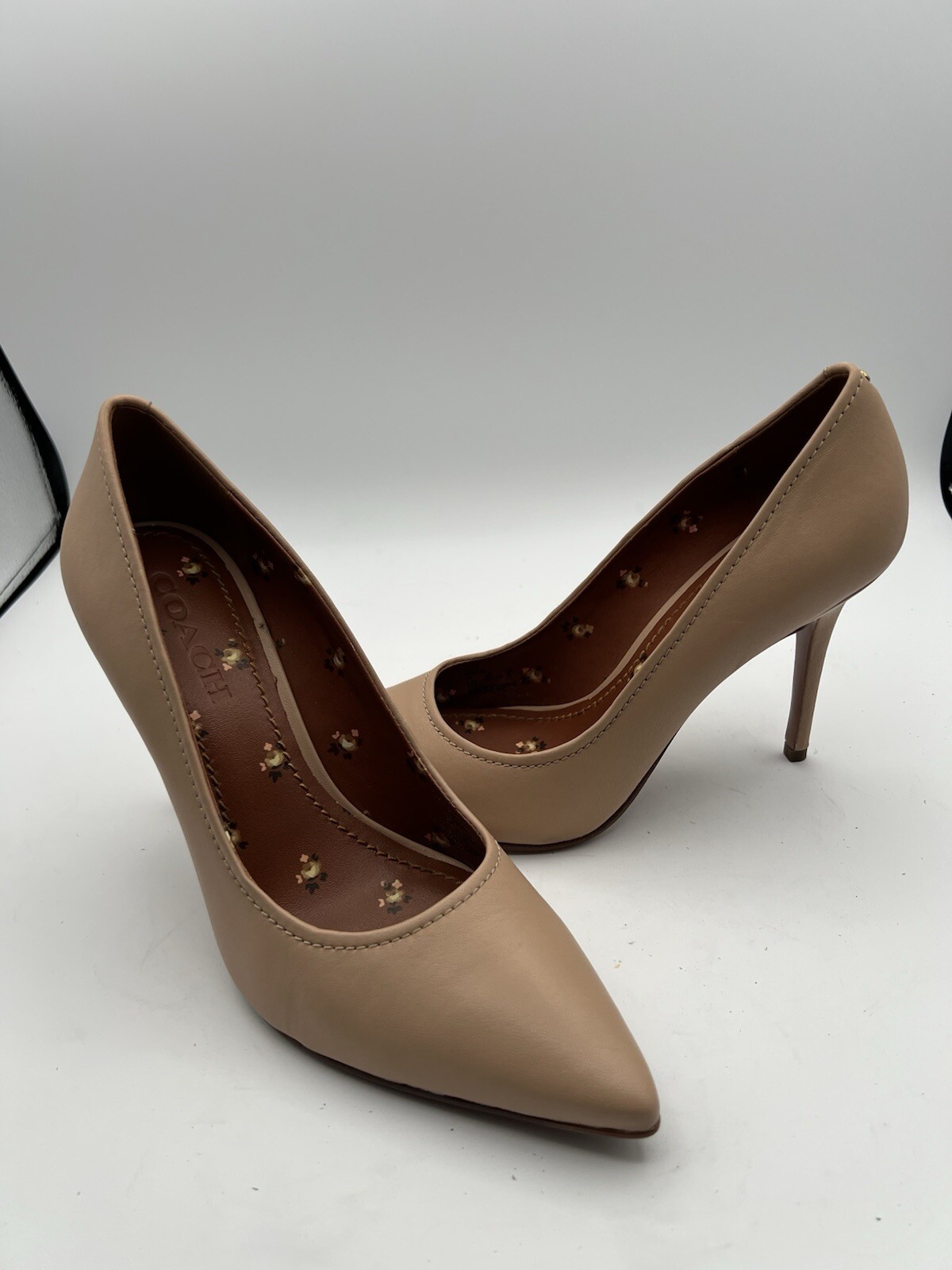 Coach Waverly Leather Pump Heels Sz 9.5
