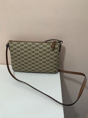 NWT MICHAEL KORS Jet Set Travel Signature LG Pocket Crossbody Messenger Bag New - Picture 4 of 5