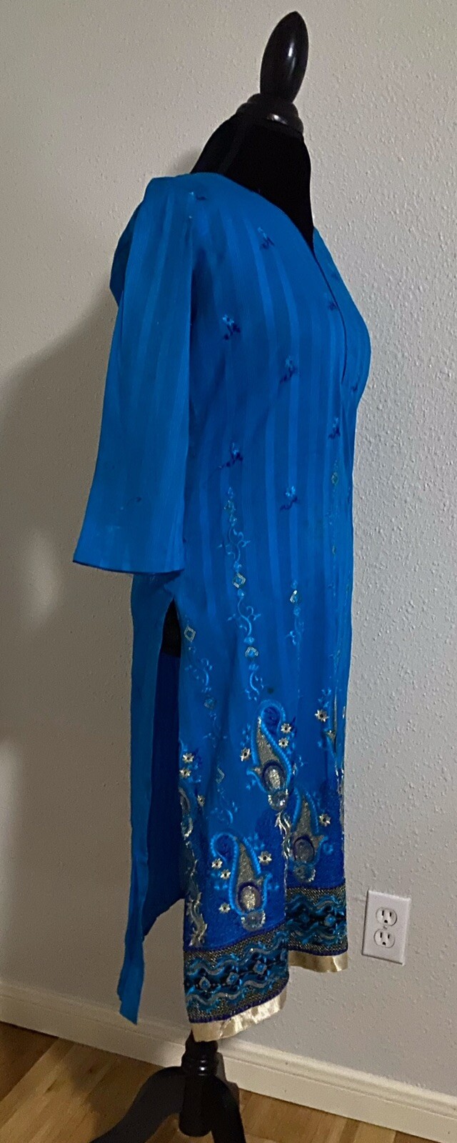 Pakistani Shalwar Kameez - image 1