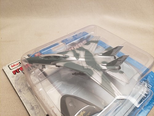 NEW Maisto TailWings Fresh Metal - F14 Tomcat - 1:120 Scale Model Airplane - Picture 9 of 12