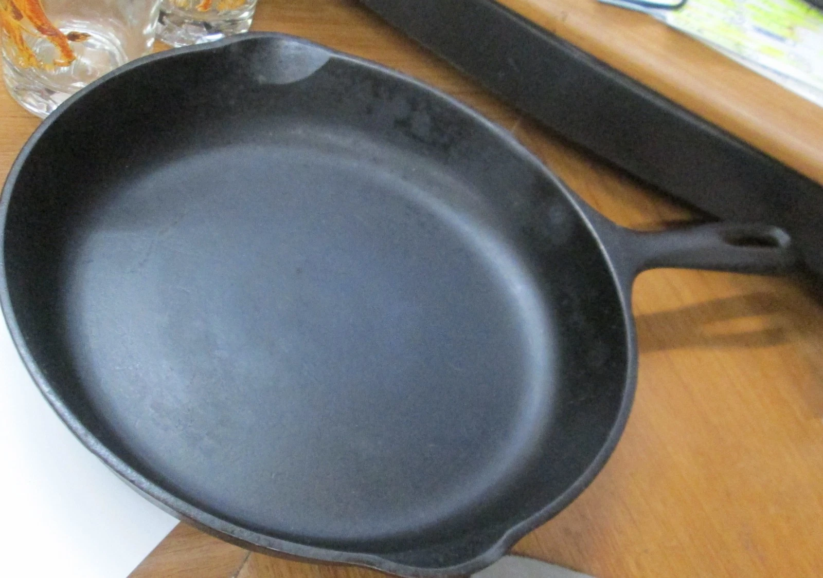 Antique Wagner Ware 9" GHC Cast iron Skillet double spout USA