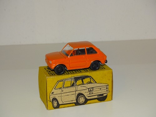 ESTETYKA 1:43 Warschau Polen Fiat 126P orange in OVP
