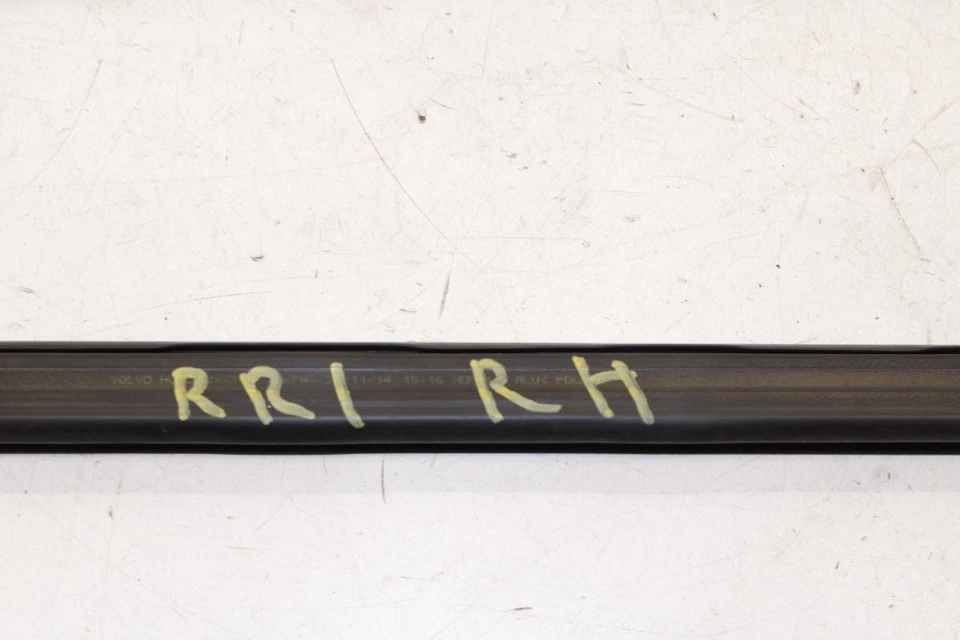 Canal de funcionamiento de puerta trasera derecha Volvo S60 2011-2018 con correa moldeada Foto 2 de 4