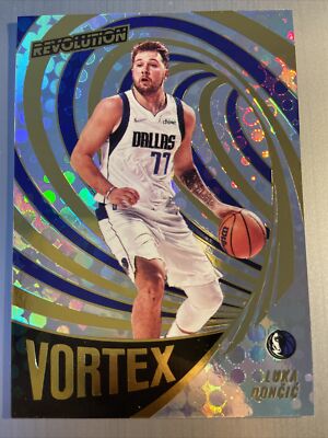 Luka doncic revolution 100シリ 直書きauto 2022-23 Panini Revolution Luka Doncic Autograph Fractal 25