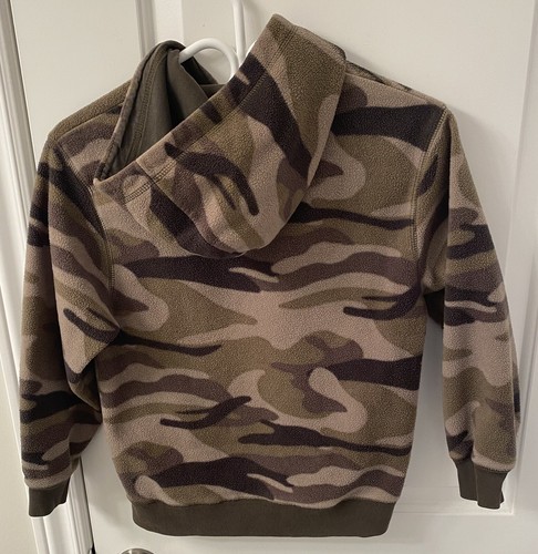 Gap Kids Green Camo Fleece Sweater/Hoodie - Size 8 ๐ฅ๐ฅ๐ - Picture 4 of 7