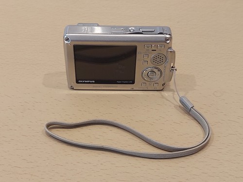 Olympus Stylus 770 SW 7,1 MP Digitalkamera stoßfest + wasserdicht. 3x optischer Zoom - Bild 9 von 20