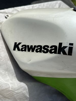 ●TK● Kawasaki ZX600 NINJA Gas Fuel Tank Green/White Part # 51080