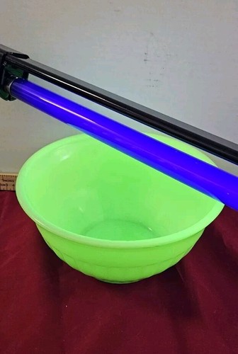Hard to Find Jeannette Jadite Vertical Ribbed 9” Mixing Bowl - Uranium - Picture 4 of 7